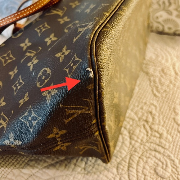Authentic Louis Vuitton Neverfull MM Tote - Picture 6 of 11